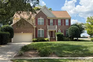 704 Meadow Lake Dr, Matthews, NC 28105 - Photo 1