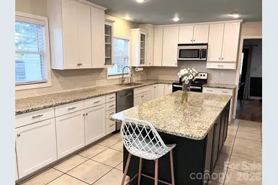 496 17th Avenue Drive NE, Hickory, NC 28601 - Photo 5