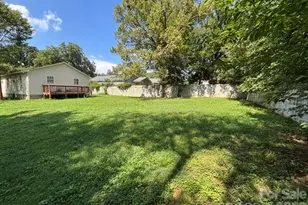 421 Jones St, Charlotte, NC 28208 - Photo 3