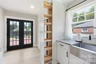 700 Woodruff Pl, Charlotte, NC 28208 - Photo 15