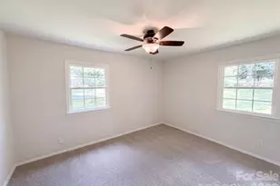 728 Milan Rd E, Charlotte, NC 28216 - Photo 15