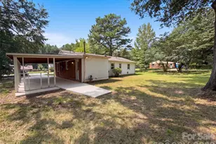 728 Milan Rd E, Charlotte, NC 28216 - Photo 5
