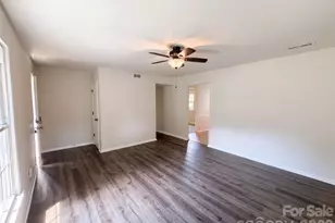 728 Milan Rd E, Charlotte, NC 28216 - Photo 9