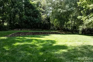 2200 Queens Rd E, Charlotte, NC 28207 - Photo 3