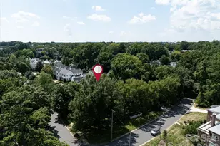 2200 Queens Rd E, Charlotte, NC 28207 - Photo 17