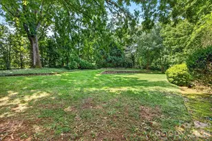 2200 Queens Rd E, Charlotte, NC 28207 - Photo 9