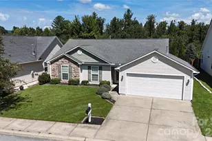 105 Creekwalk Ln, Hendersonville, NC 28792 - Photo 7
