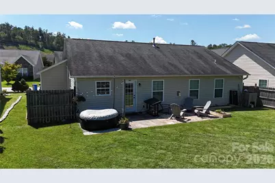 105 Creekwalk Lane, Hendersonville, NC 28792 - Photo 3