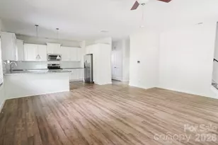 2908 Burgess Dr, Charlotte, NC 28208 - Photo 3