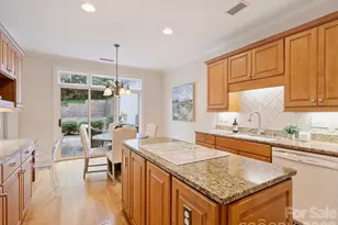 8929 Challis Hill Ln, Charlotte, NC 28226 - Photo 23