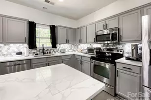 6019 Grassy Knoll Cir, Matthews, NC 28104 - Photo 9
