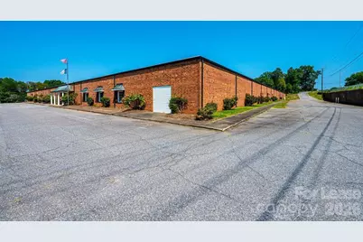 102 Section House Road NW, Hickory, NC 28601 - Photo 3