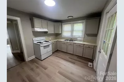 1107 W Davidson Avenue, Gastonia, NC 28052 - Photo 7