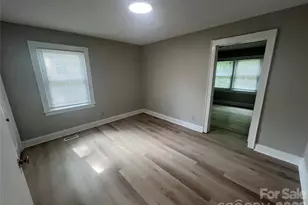 1107 W Davidson Ave, Gastonia, NC 28052 - Photo 9