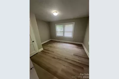 1107 W Davidson Avenue, Gastonia, NC 28052 - Photo 11