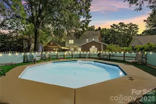 2010 Glendalough Ln, Matthews, NC 28105 - Photo 39
