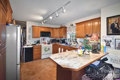 1861 Plaza Drive, Hickory, NC 28602 - Photo 9