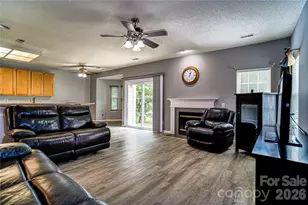 9612 Veronica Dr, Charlotte, NC 28215 - Photo 11