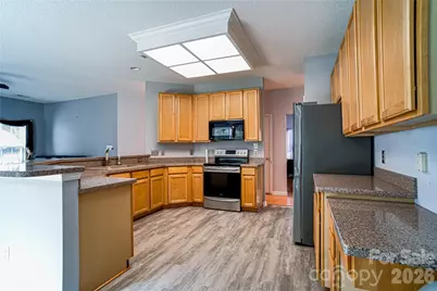 9612 Veronica Drive, Charlotte, NC 28215 - Photo 3