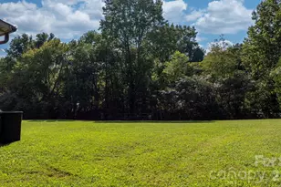 402 Dogwood Dr, Rhodhiss, NC 28667 - Photo 3