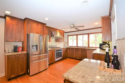 2409 Huntingtowne Farms Lane, Charlotte, NC 28210 - Photo 11
