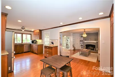 2409 Huntingtowne Farms Lane, Charlotte, NC 28210 - Photo 9