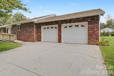 230 Blythewood Drive, Hendersonville, NC 28792 - Photo 3