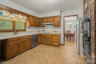 230 Blythewood Dr, Hendersonville, NC 28792 - Photo 21
