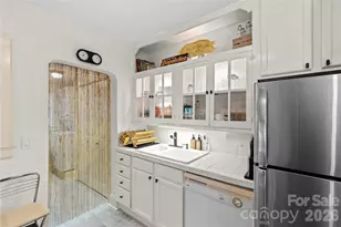 1707 Club Rd, Charlotte, NC 28205 - Photo 17