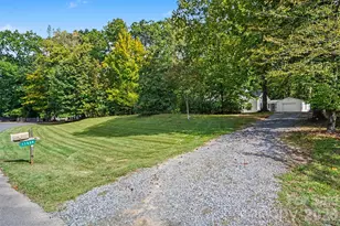 11538 Gelding Dr, Charlotte, NC 28215 - Photo 37