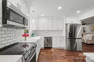 11538 Gelding Dr, Charlotte, NC 28215 - Photo 13