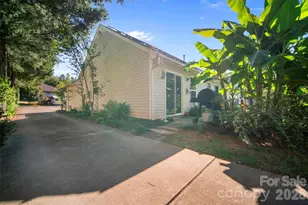 8721 Brookstead Meadow Ct, Charlotte, NC 28215 - Photo 31