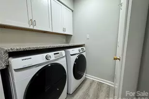 1906 Mereview Ct, Charlotte, NC 28210 - Photo 7