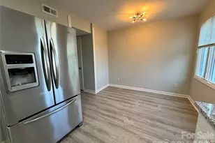 1906 Mereview Ct, Charlotte, NC 28210 - Photo 5