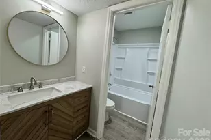 1906 Mereview Ct, Charlotte, NC 28210 - Photo 17