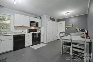 2428 Side Ln, Conover, NC 28613 - Photo 5