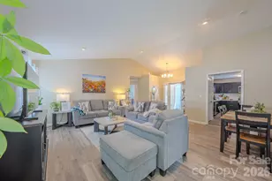 177 Clear Creekside Dr, Hendersonville, NC 28792 - Photo 5