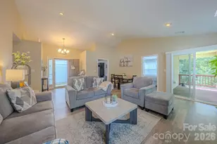 177 Clear Creekside Dr, Hendersonville, NC 28792 - Photo 3