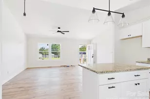 210 22nd Ave Pl NE, Hickory, NC 28601 - Photo 7