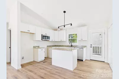 210 22nd Avenue Place NE, Hickory, NC 28601 - Photo 5