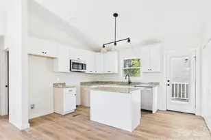210 22nd Ave Pl NE, Hickory, NC 28601 - Photo 5