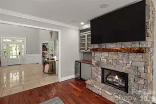 349 View Rock Ln, Hendersonville, NC 28791 - Photo 3