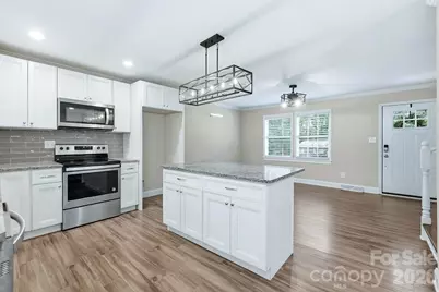 4400 Strangford Avenue, Charlotte, NC 28215 - Photo 13