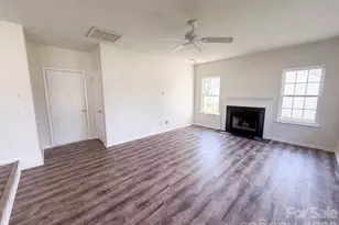 3527 Mallory Taylor Ln, Charlotte, NC 28216 - Photo 3