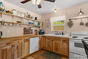 427 Hardscrabble Rd, Burnsville, NC 28714 - Photo 5