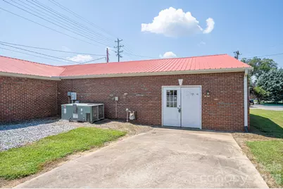 2303 E Main Street, Lincolnton, NC 28092 - Photo 19