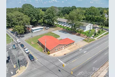 2303 E Main Street, Lincolnton, NC 28092 - Photo 1