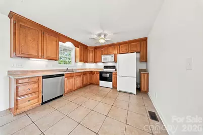 3707 Fieldhaven Court, Maiden, NC 28650 - Photo 9