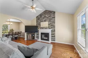 1688 Buffett Cir, Hickory, NC 28602 - Photo 3