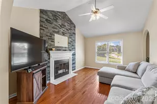 1688 Buffett Cir, Hickory, NC 28602 - Photo 7
